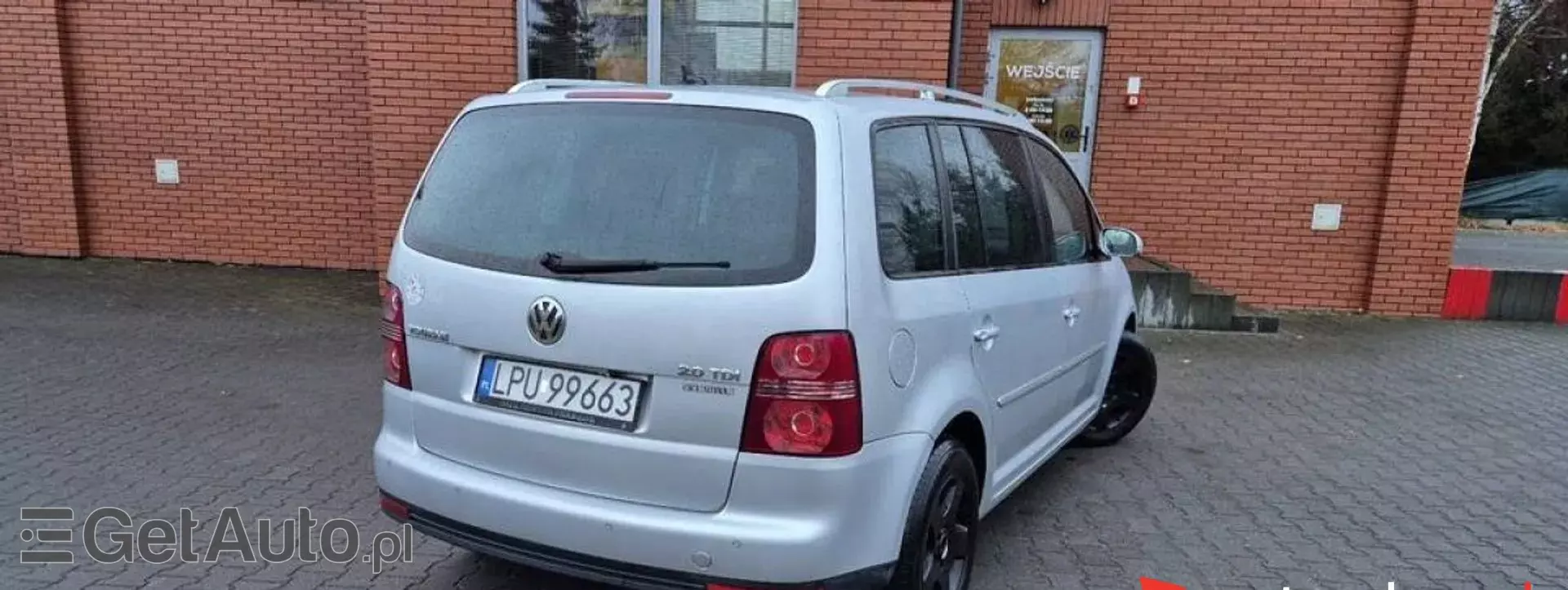 VOLKSWAGEN Touran 