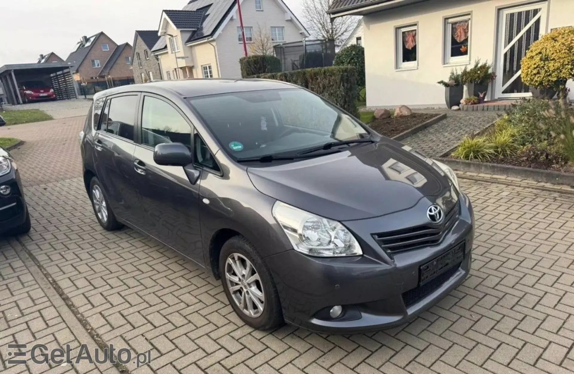 TOYOTA Verso 