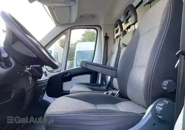 FIAT Ducato kontener z windą 2,3 150 KM klima 