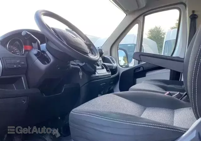 FIAT Ducato kontener z windą 2,3 150 KM klima 