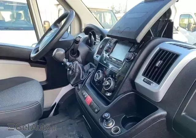 FIAT Ducato kontener z windą 2,3 150 KM klima 