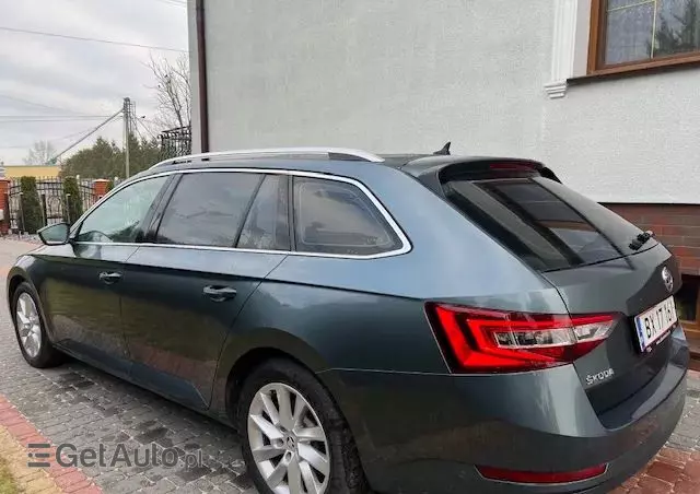 SKODA Superb Combi 2.0 TDI DSG Ambition