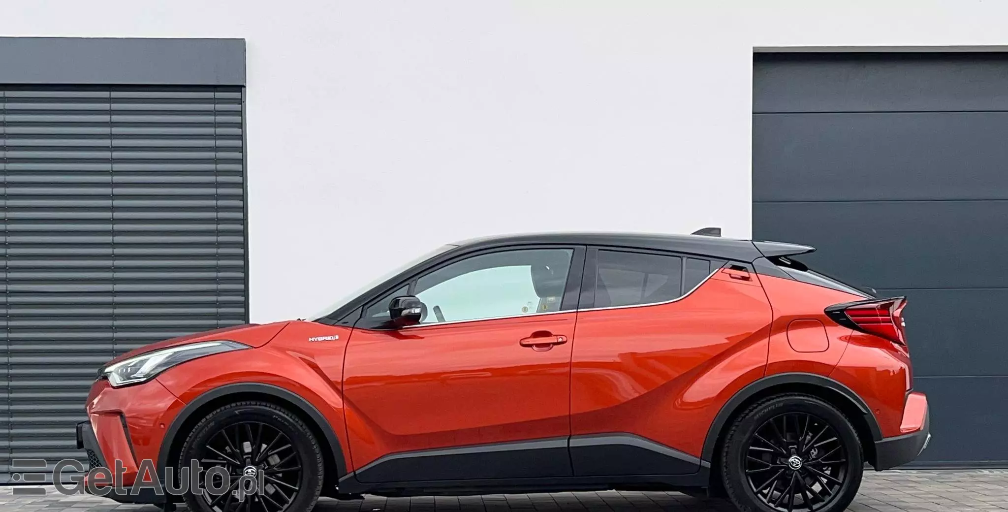 TOYOTA C-HR 2.0 Hybrid Orange Edition