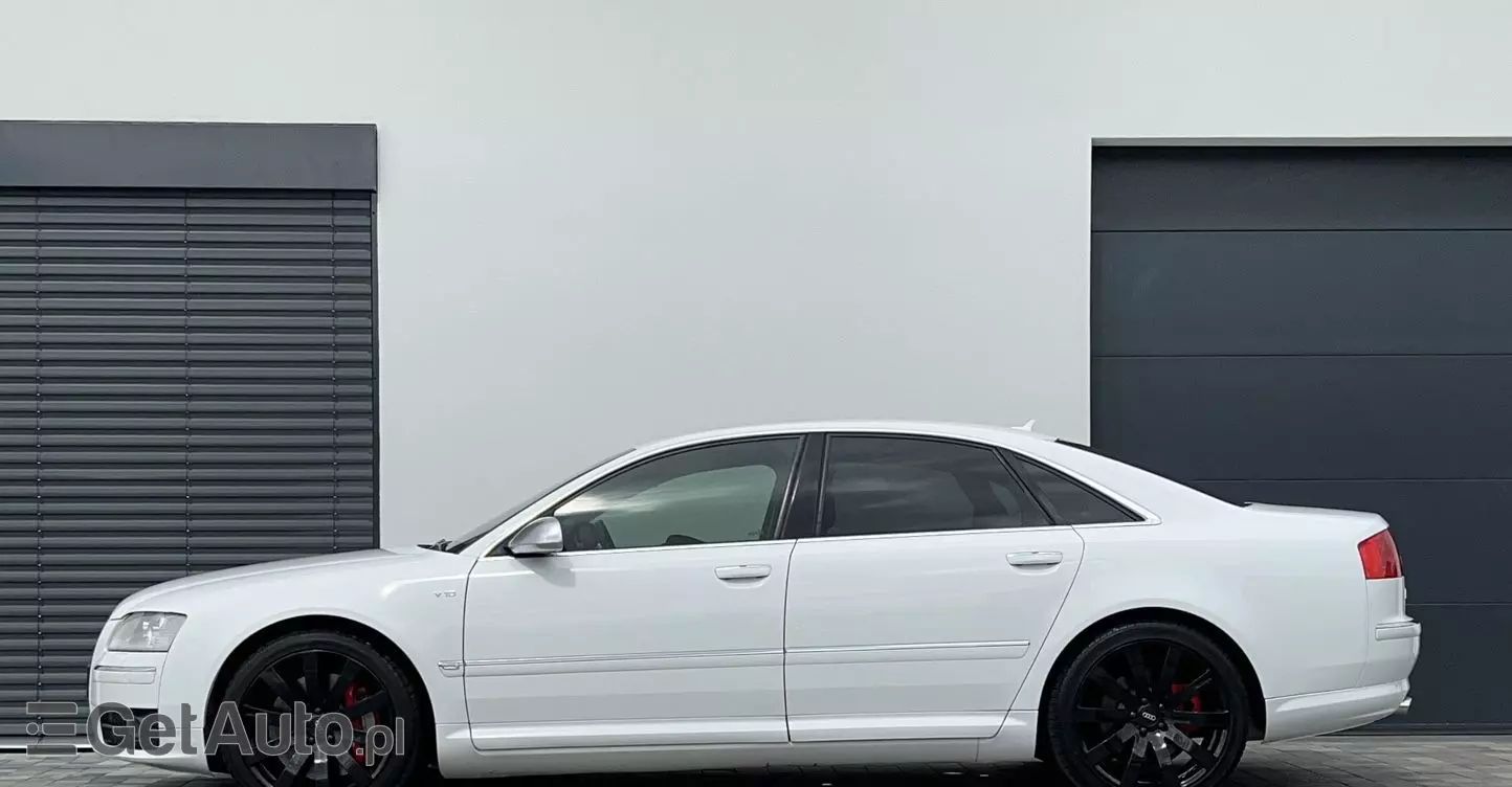 AUDI S8 5.2 FSI Quattro