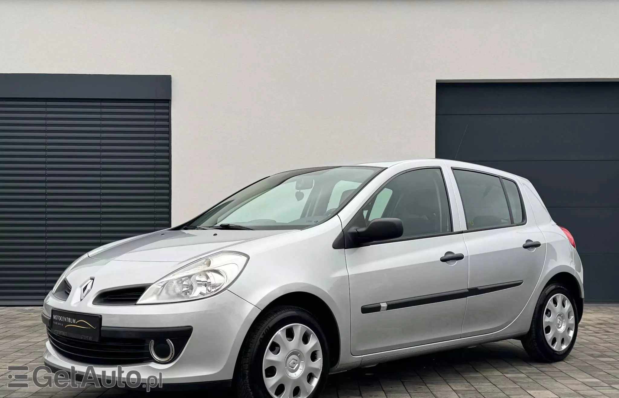 RENAULT Clio 1.2 16V Alize