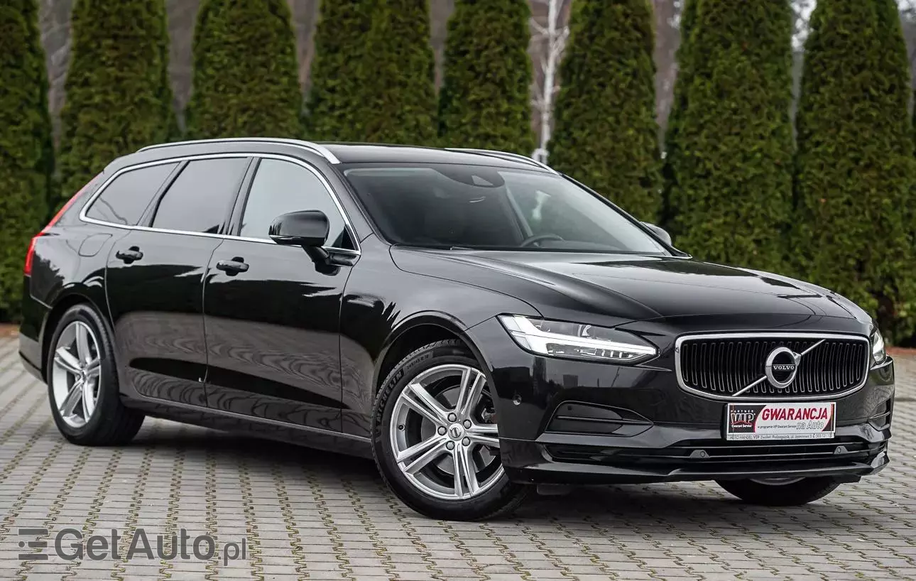 VOLVO V90 D3 Momentum