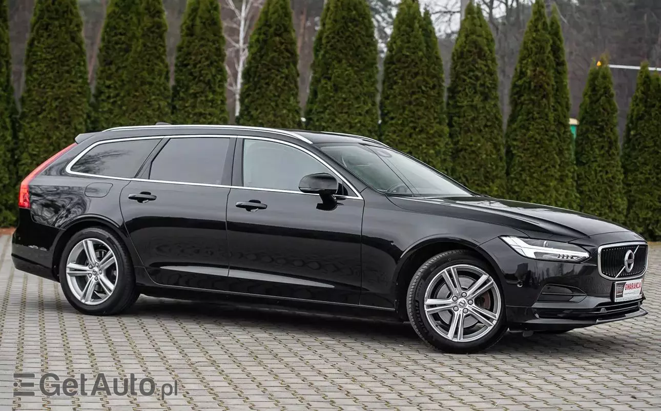 VOLVO V90 D3 Momentum