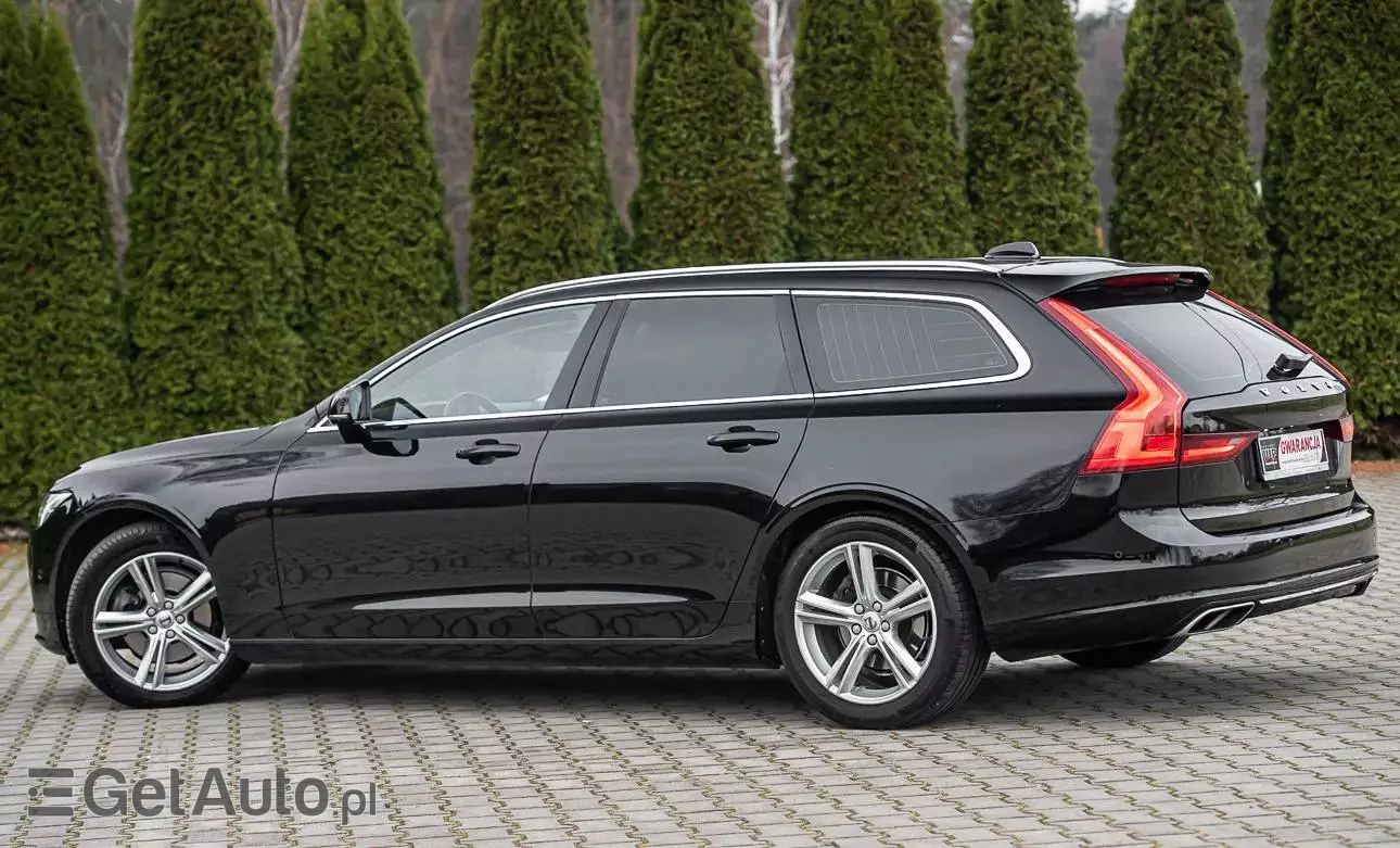 VOLVO V90 D3 Momentum