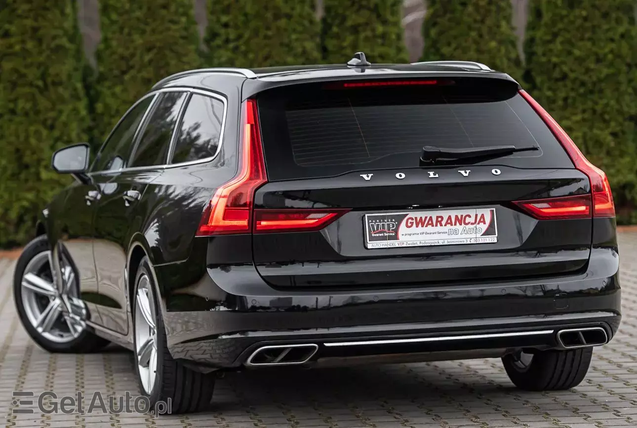 VOLVO V90 D3 Momentum