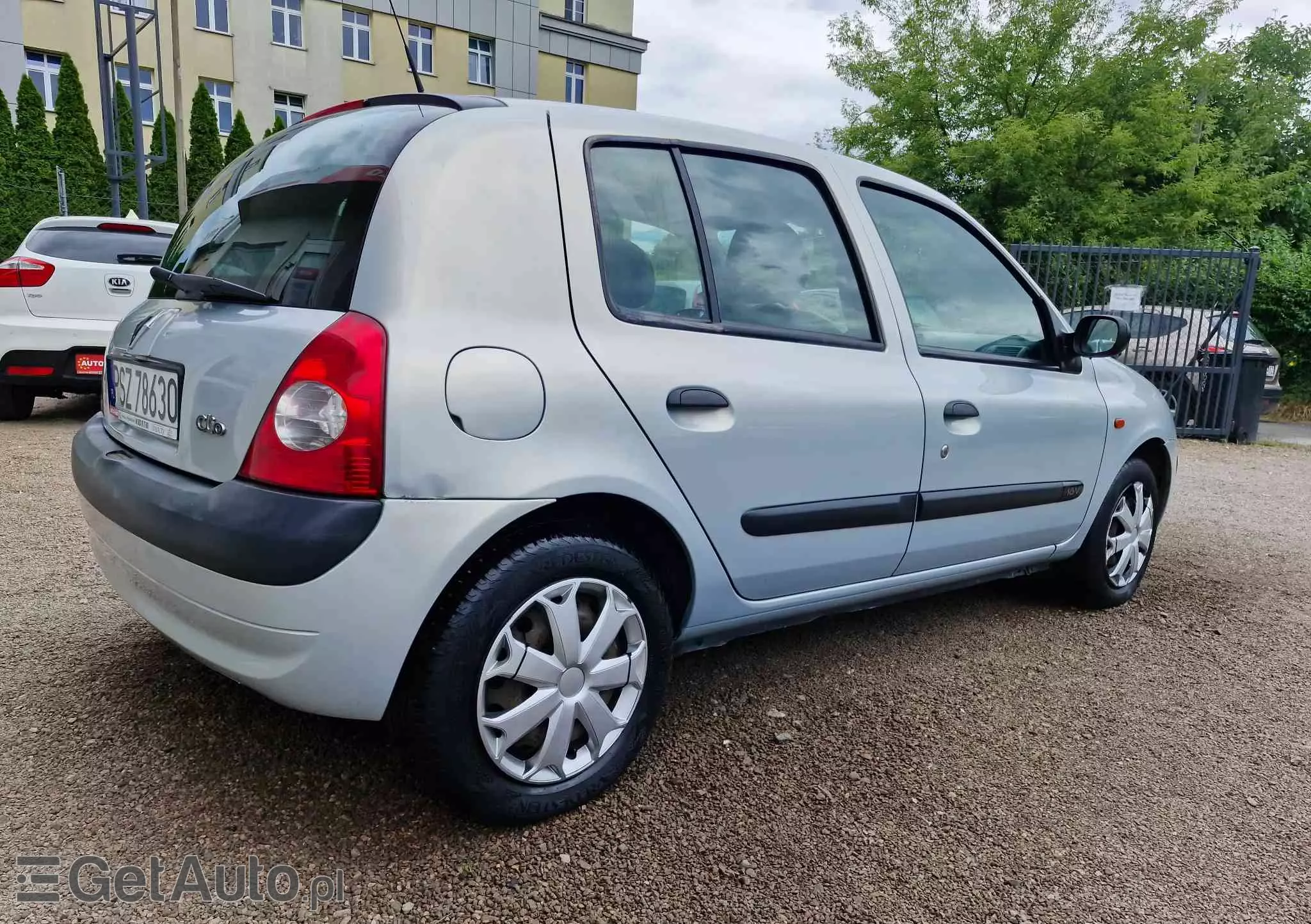 RENAULT Clio 1.2 16V Authentique