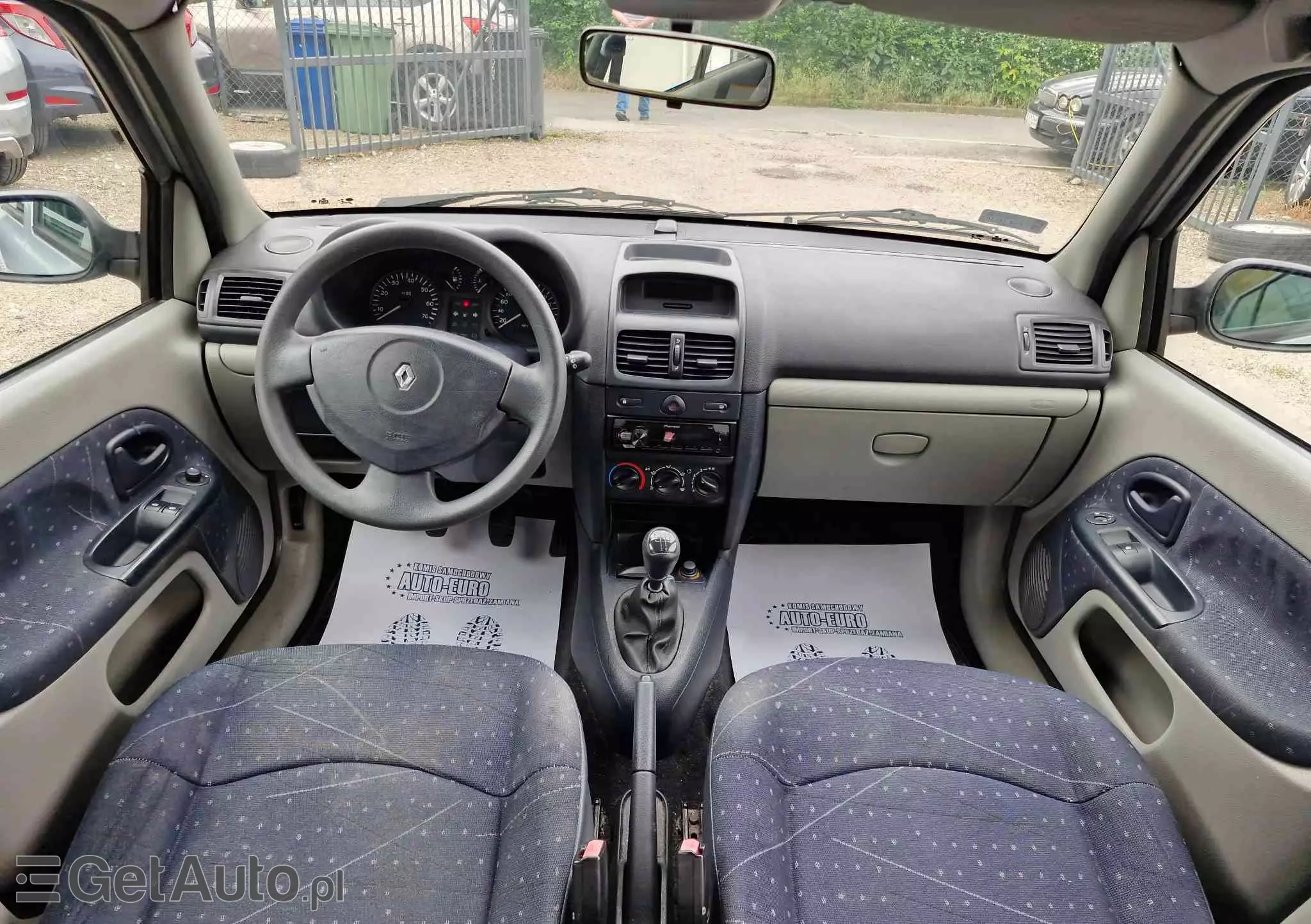 RENAULT Clio 1.2 16V Authentique