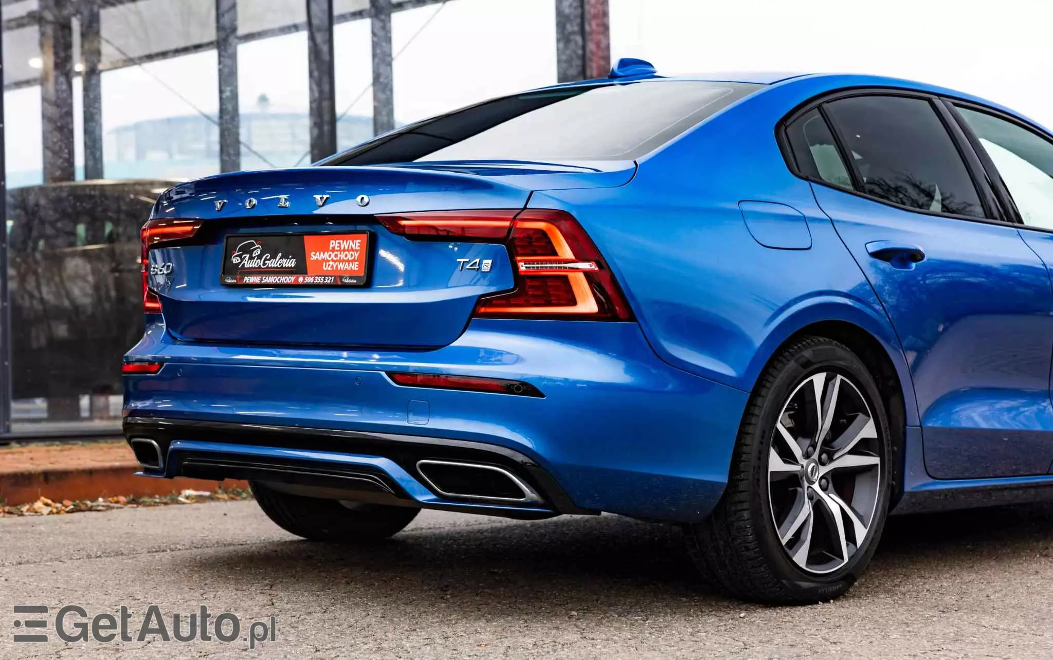 VOLVO S60 T4 R-Design First Edition