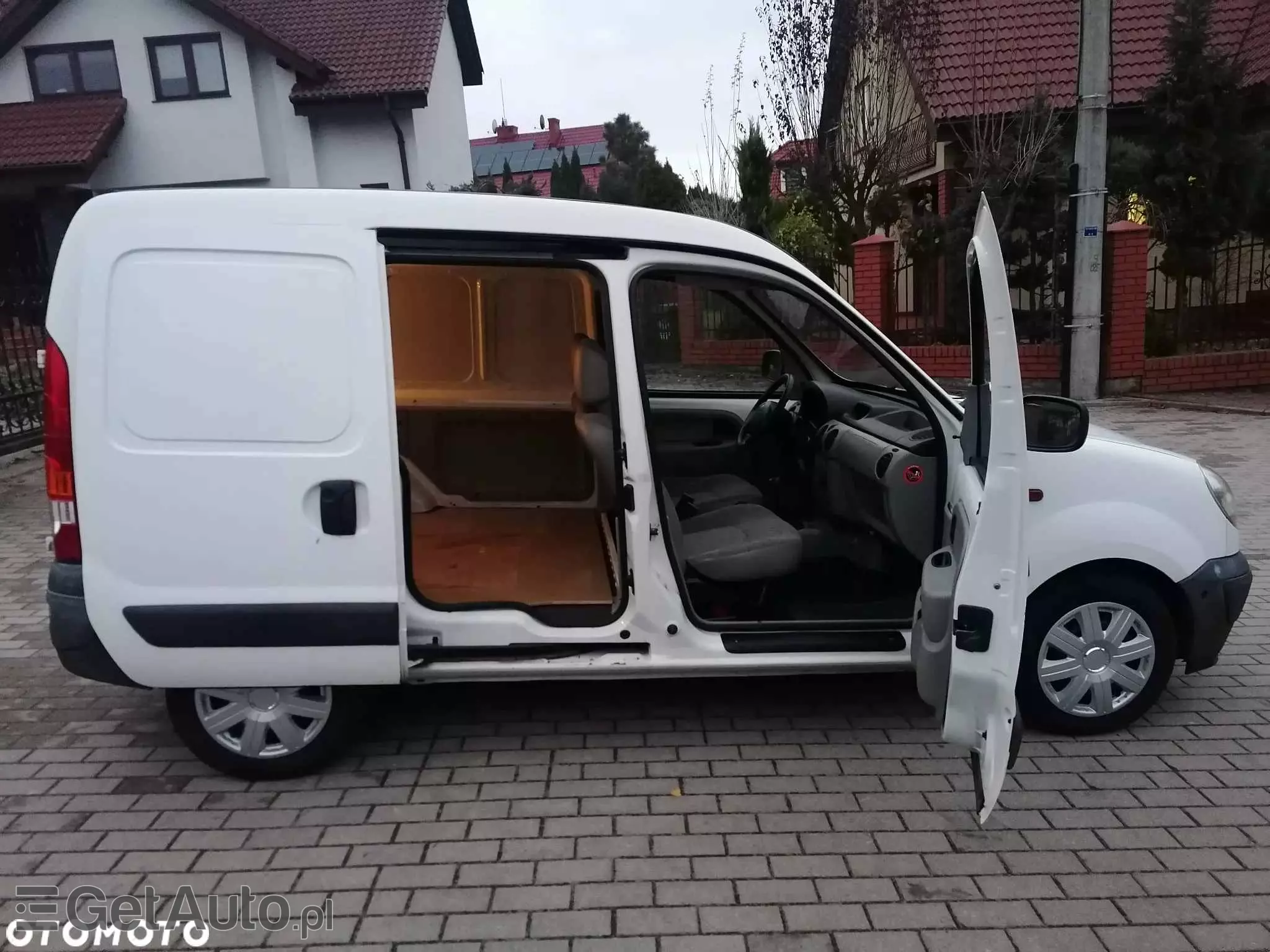 RENAULT Kangoo 