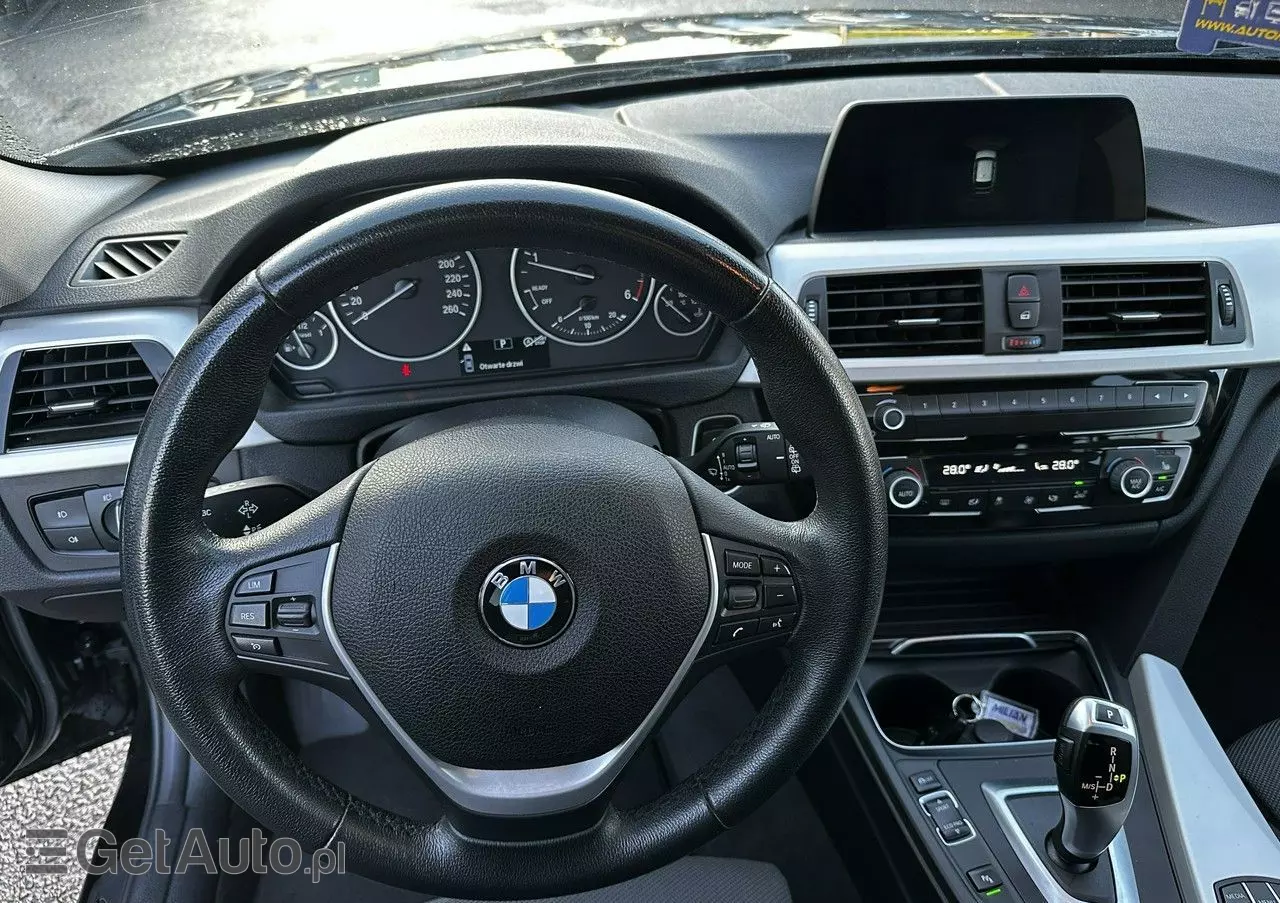 BMW Seria 3 318d Sport Line