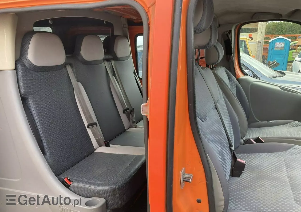 RENAULT Trafic 