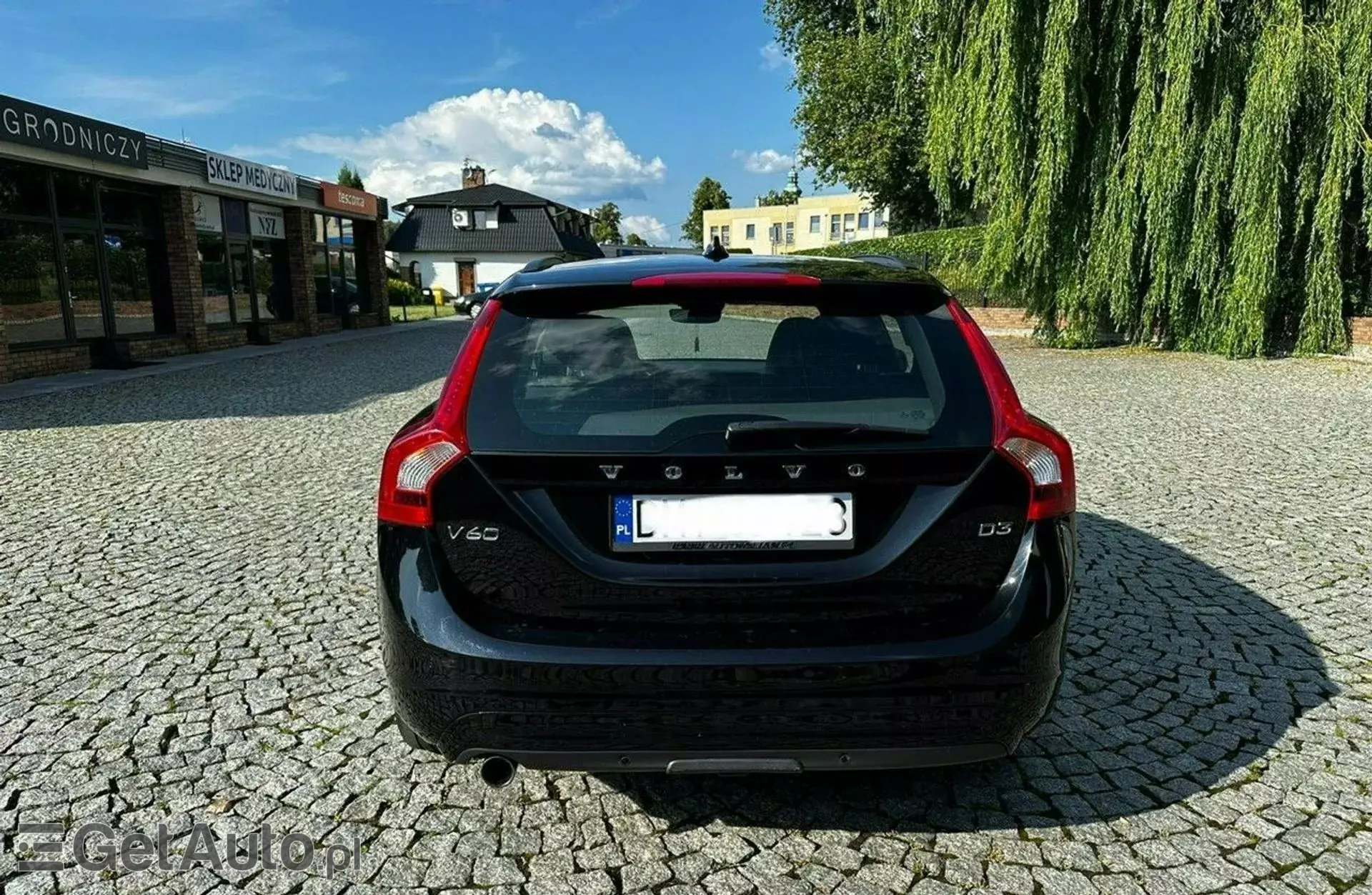 VOLVO V60 