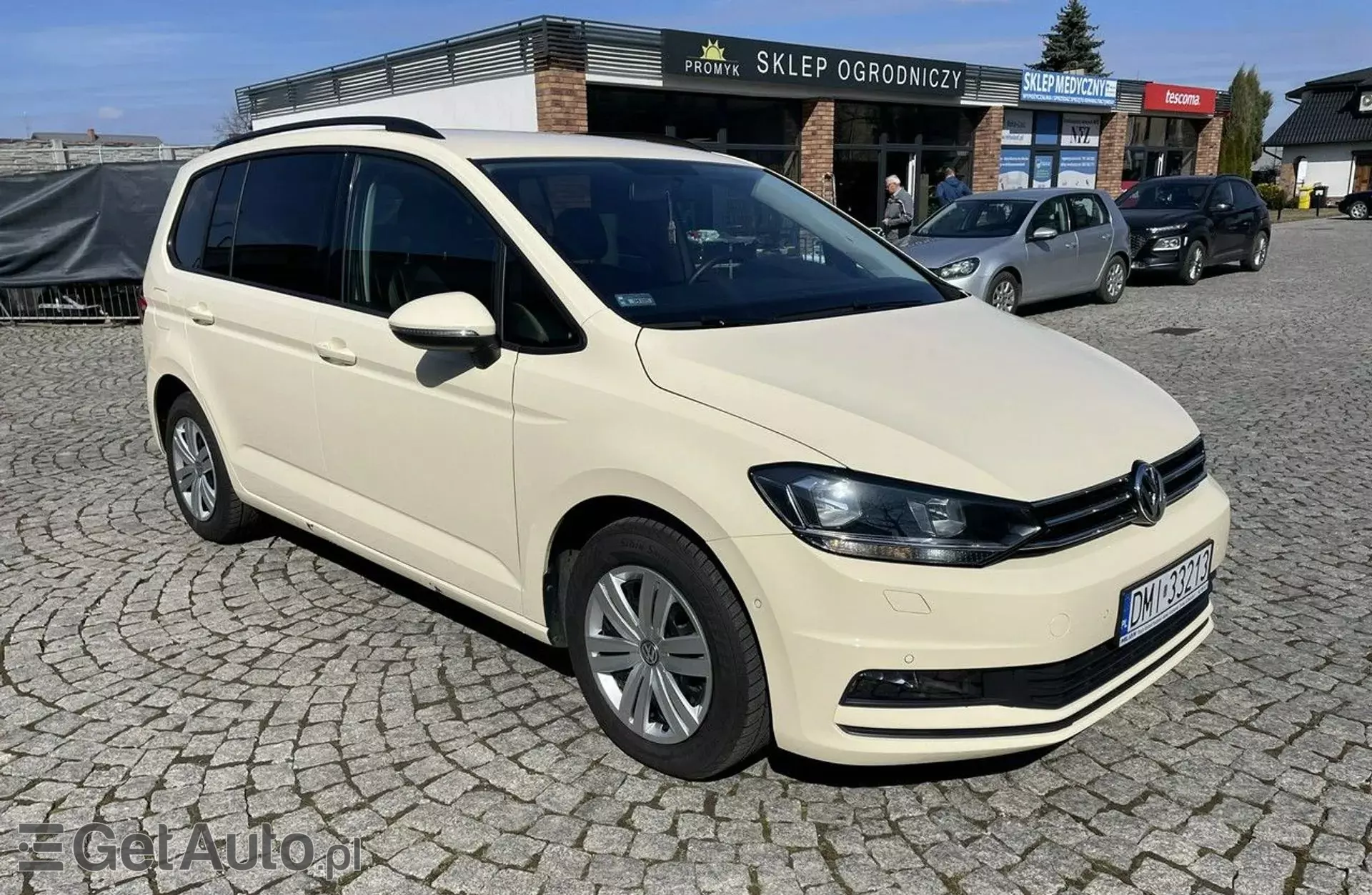 VOLKSWAGEN Touran 