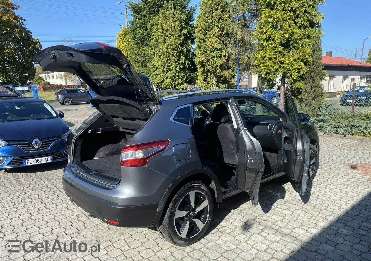 NISSAN Qashqai 1.2 DIG-T Tekna