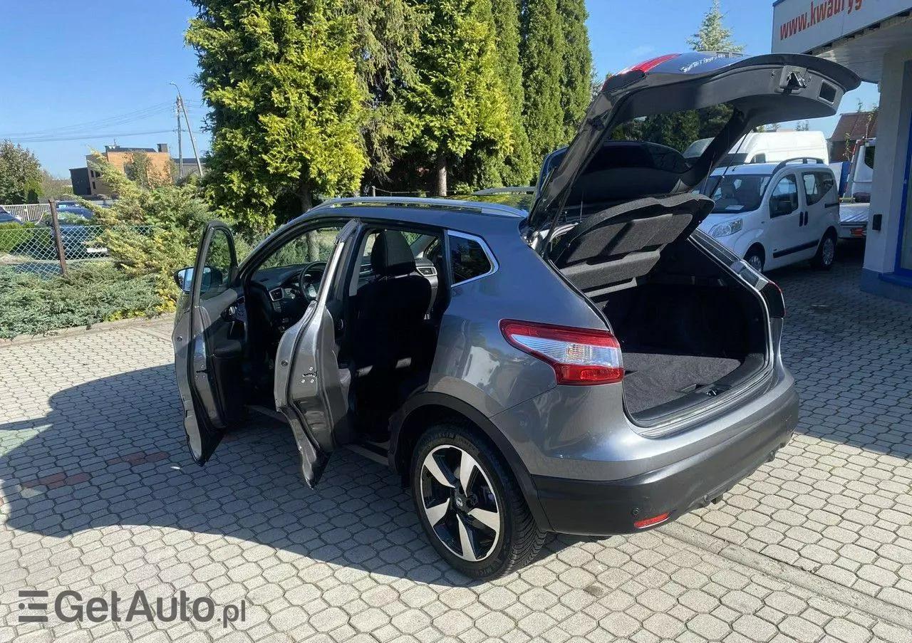 NISSAN Qashqai 1.2 DIG-T Tekna