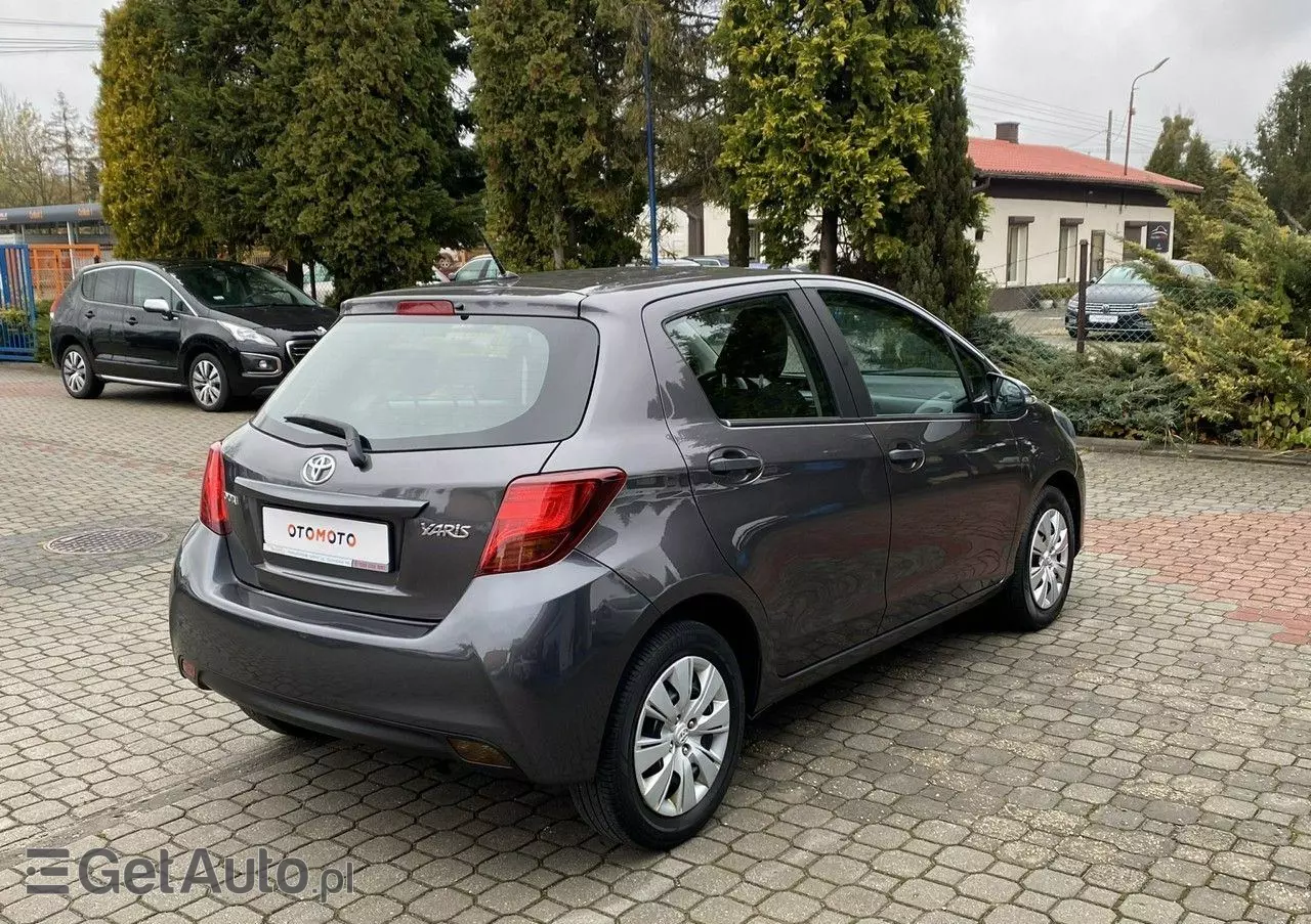 TOYOTA Yaris 