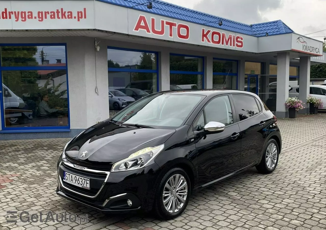 PEUGEOT 208 