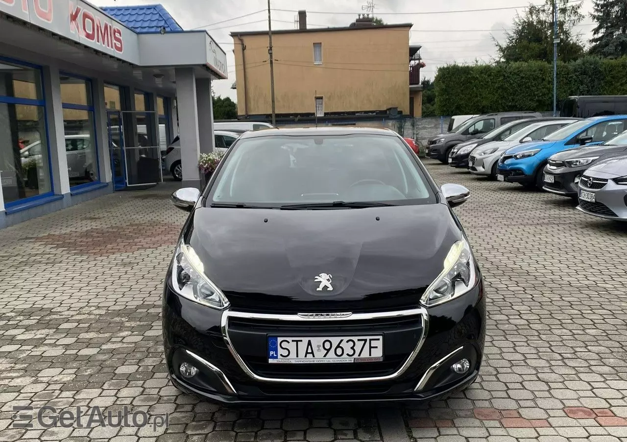 PEUGEOT 208 