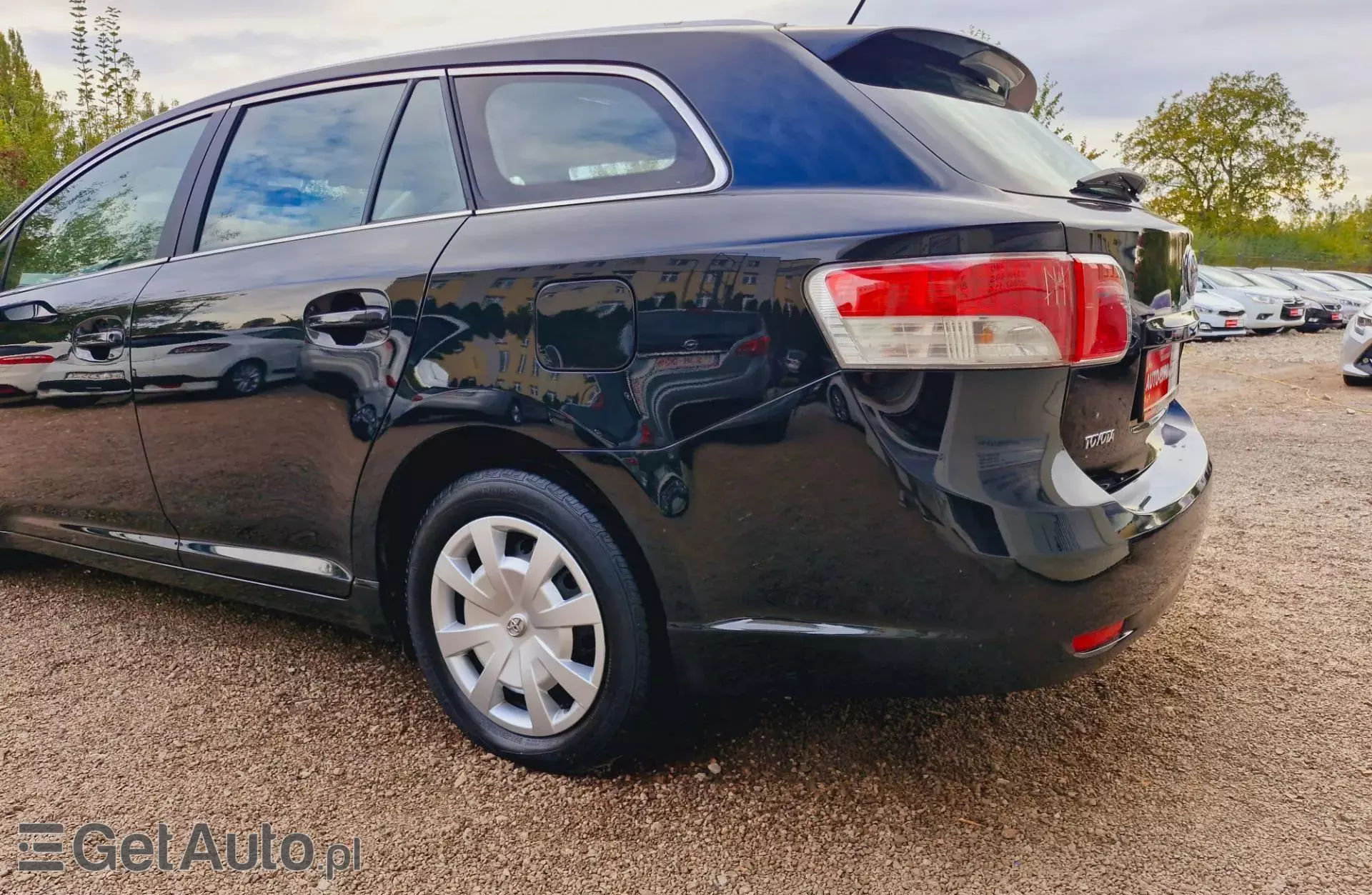 TOYOTA Avensis 1.6i (132 KM)