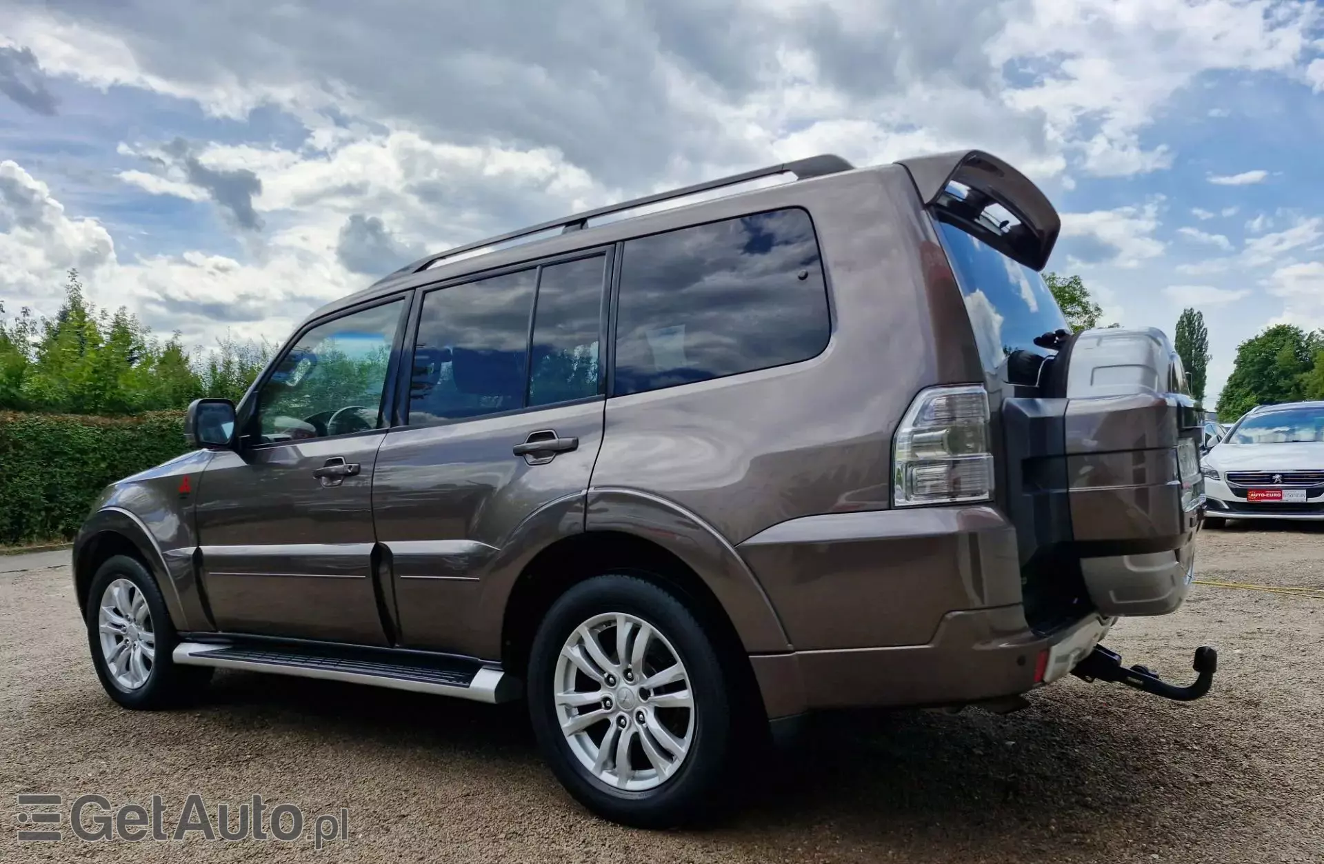 MITSUBISHI Pajero 