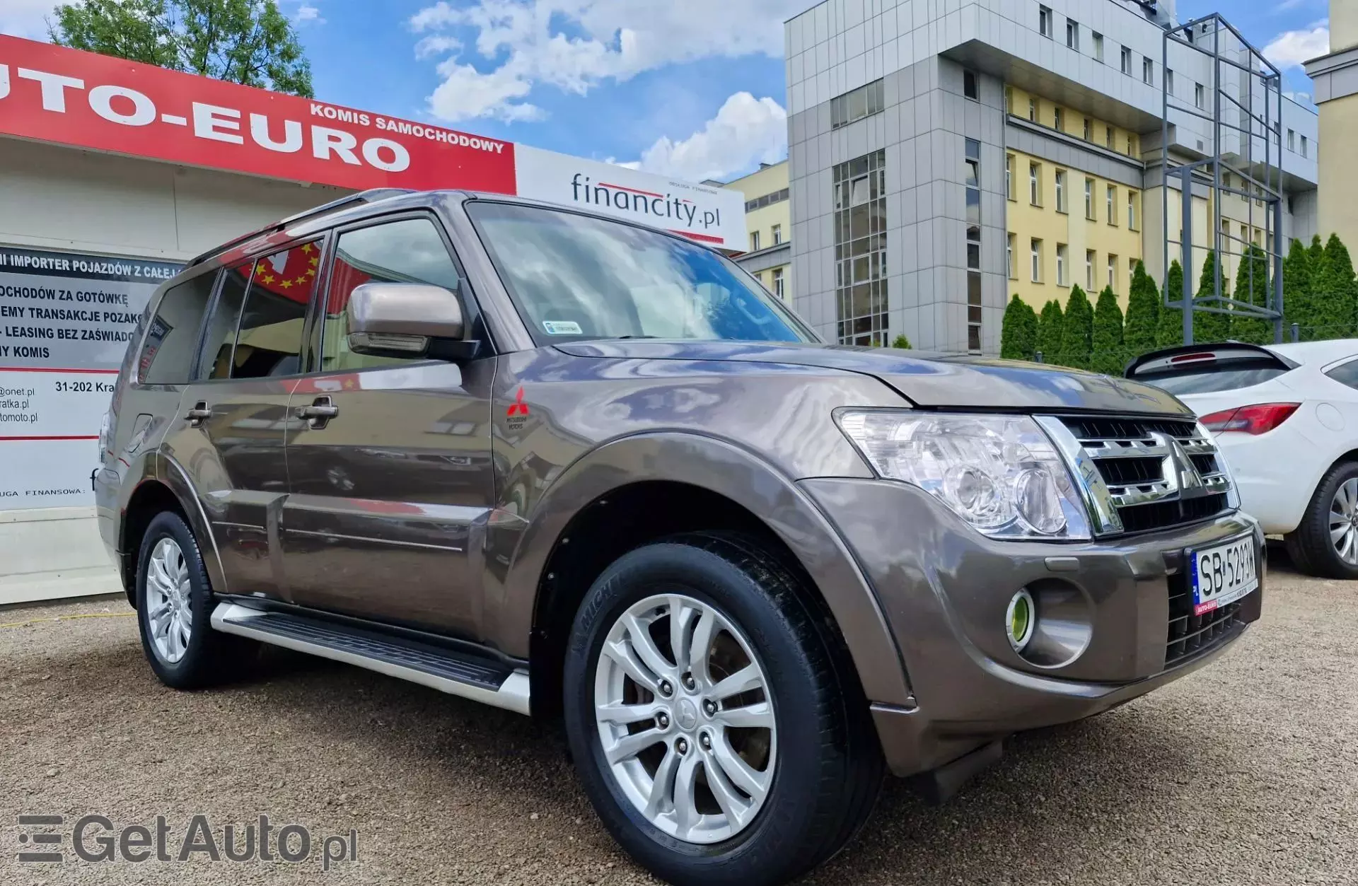 MITSUBISHI Pajero 