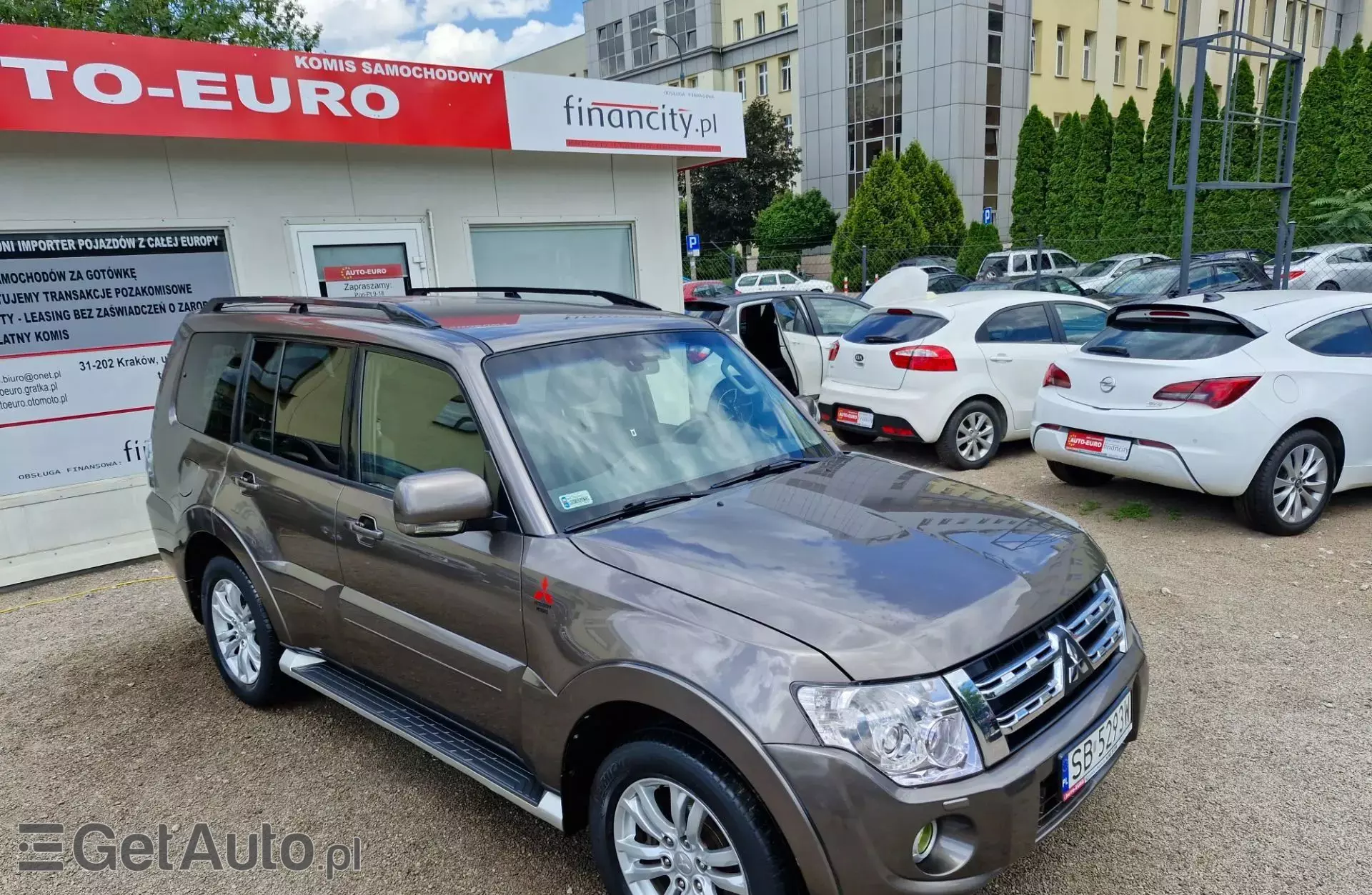 MITSUBISHI Pajero 