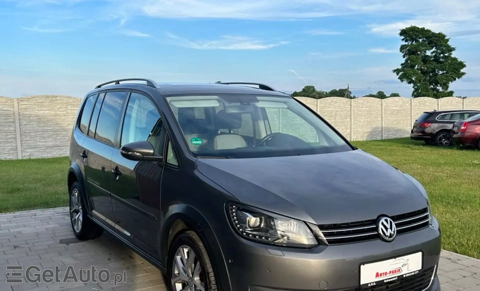 VOLKSWAGEN Touran 