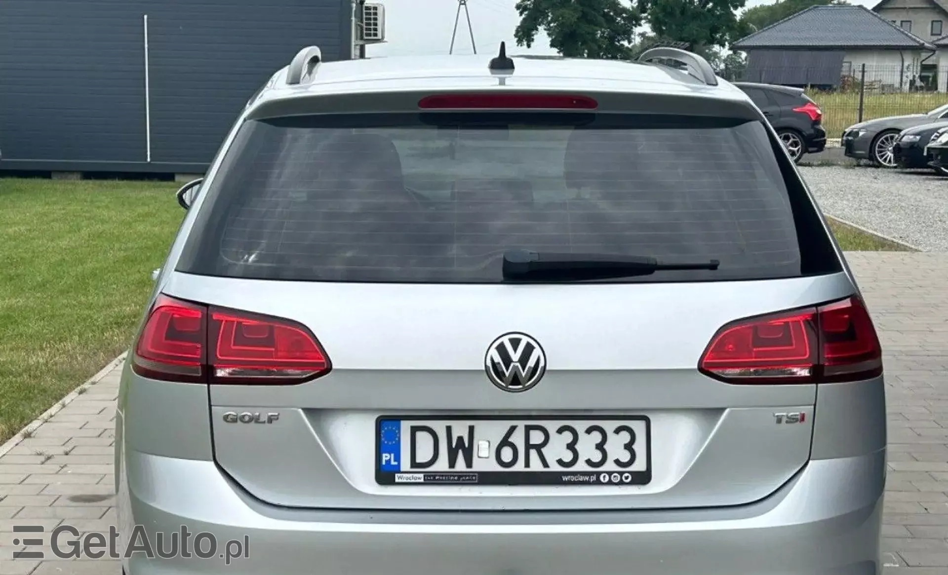 VOLKSWAGEN Golf 