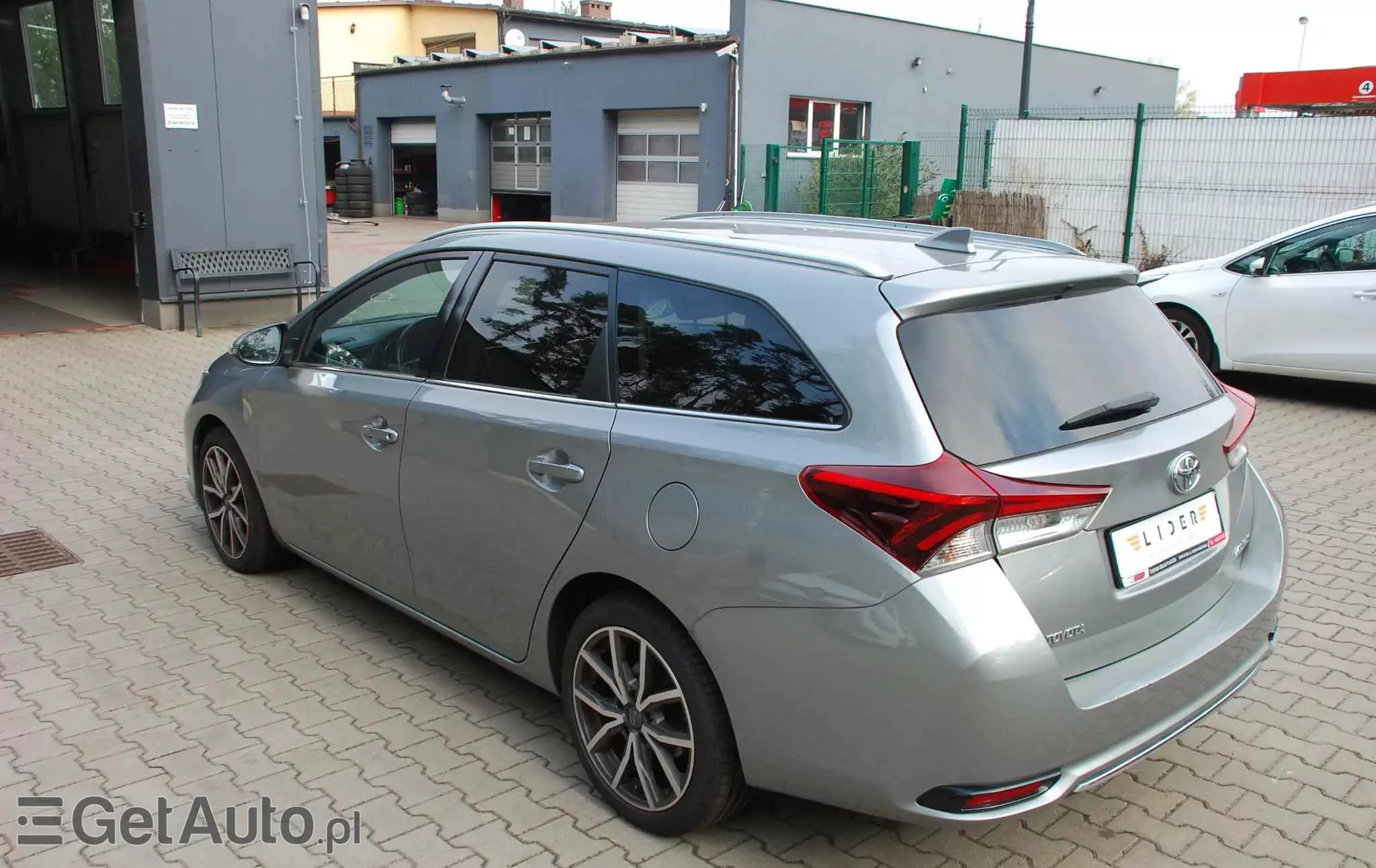 TOYOTA Auris 1.6 D-4D Touring Sports Edition S+