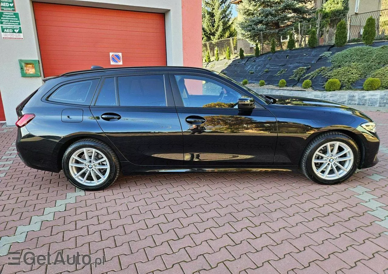 BMW Seria 3 318d Sport Line