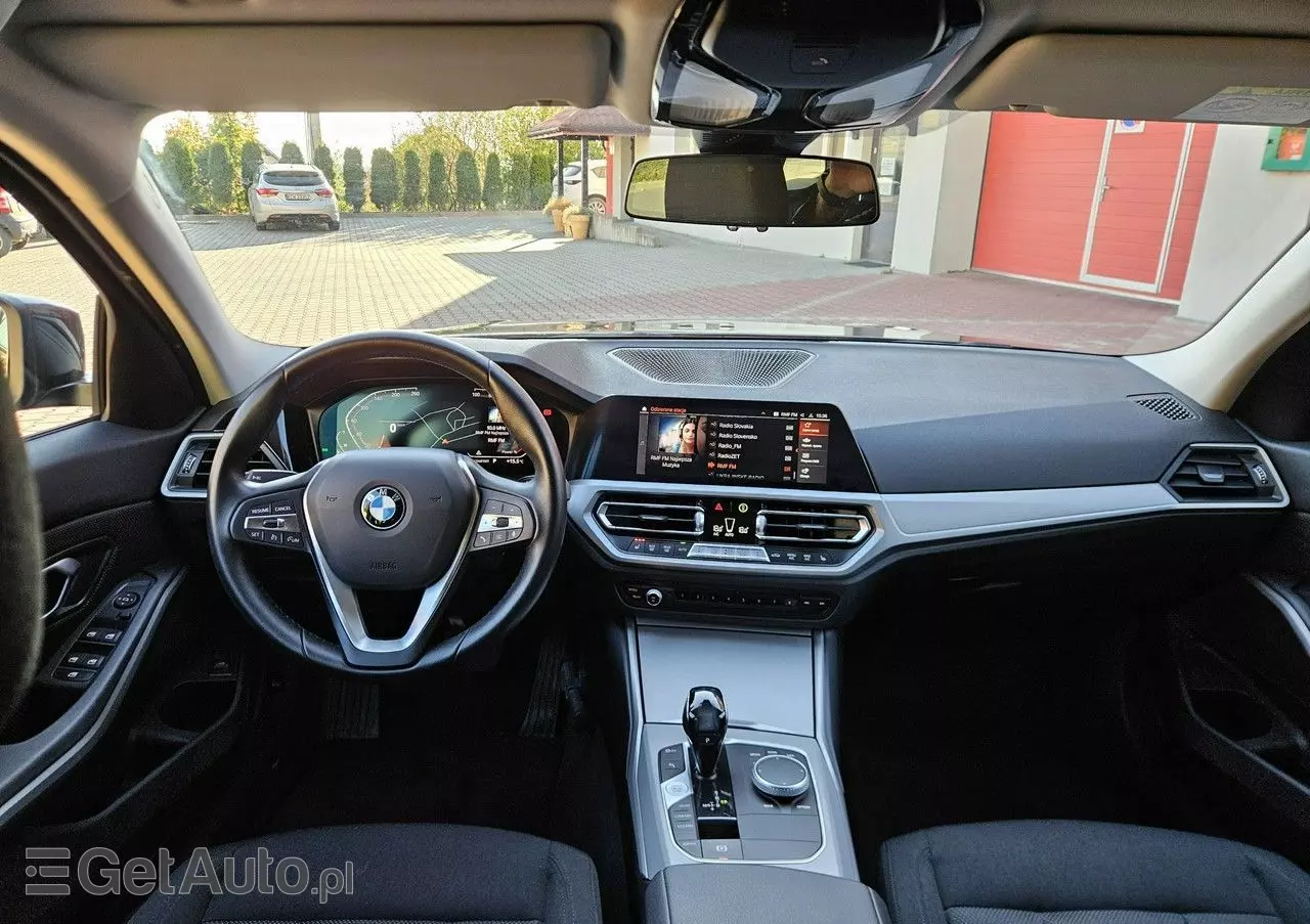 BMW Seria 3 318d Sport Line