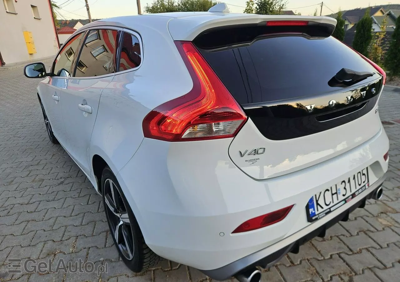 VOLVO V40 T3 Geartronic RDesign