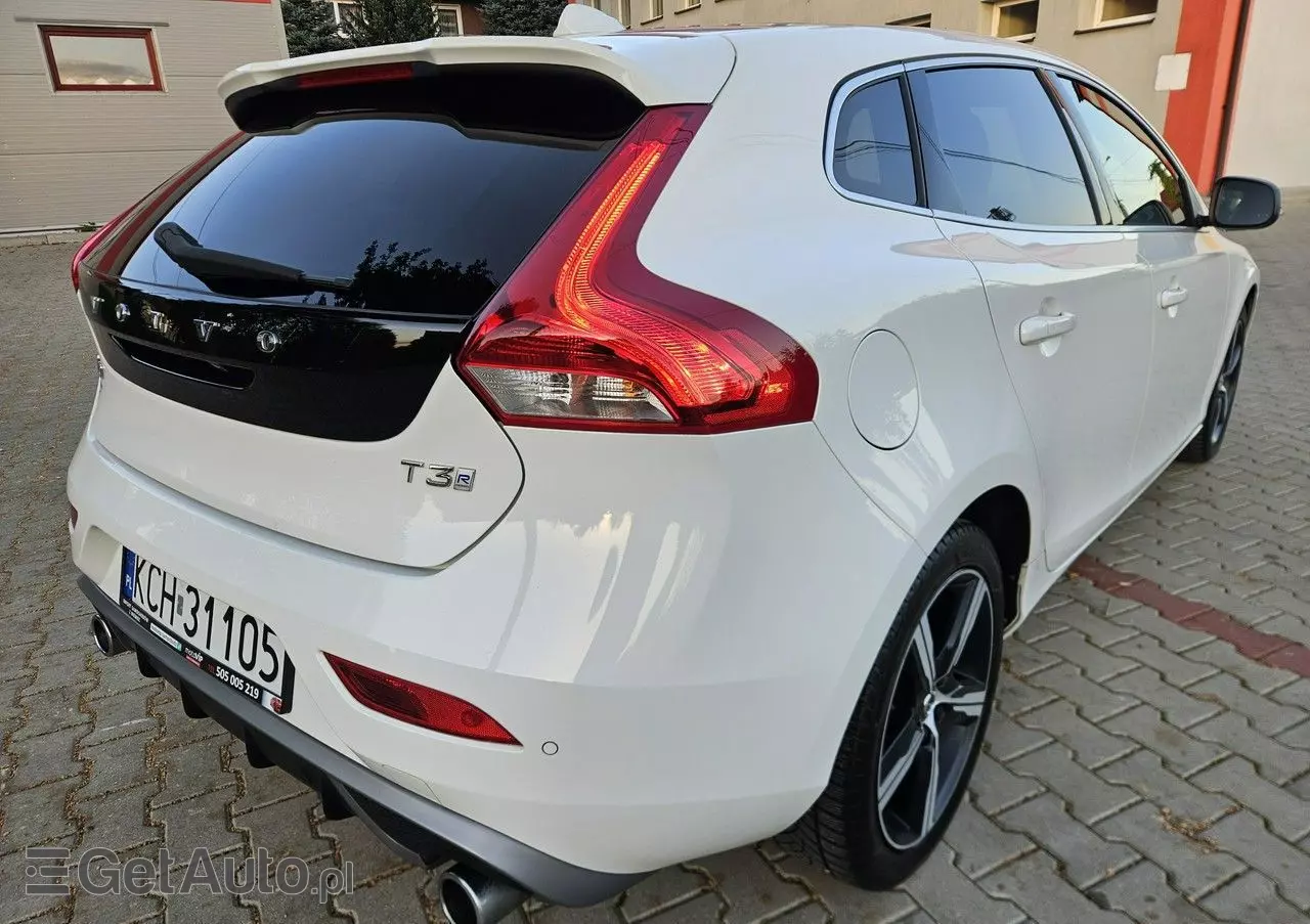 VOLVO V40 T3 Geartronic RDesign