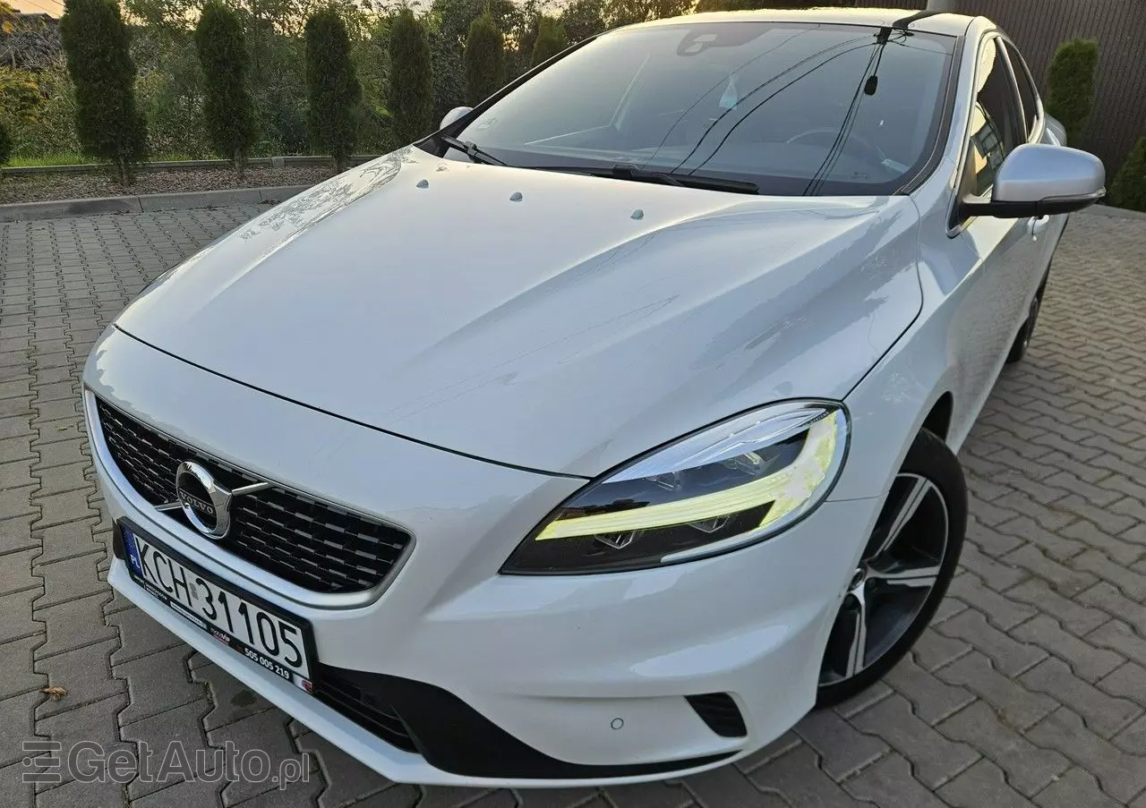 VOLVO V40 T3 Geartronic RDesign