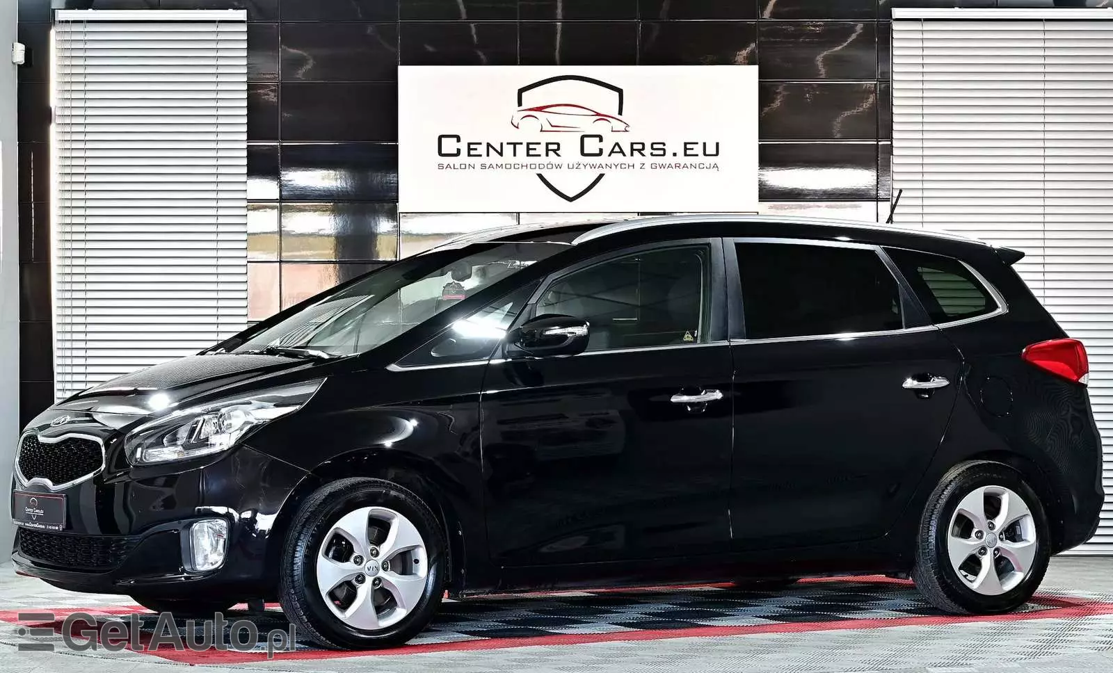 KIA Carens 