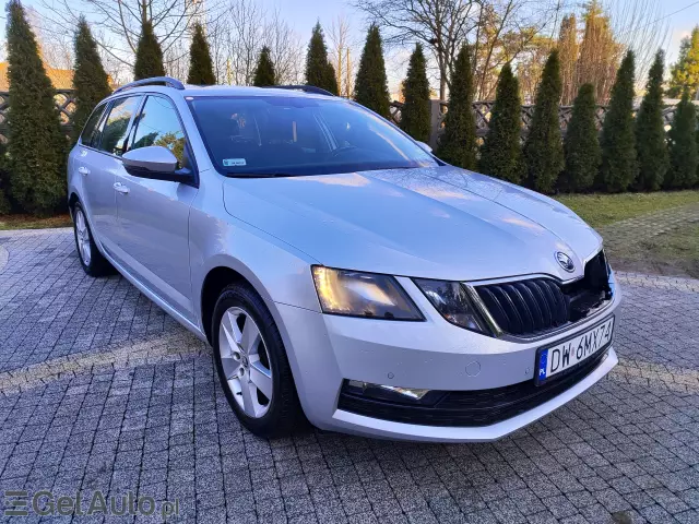 SKODA Octavia Ambition