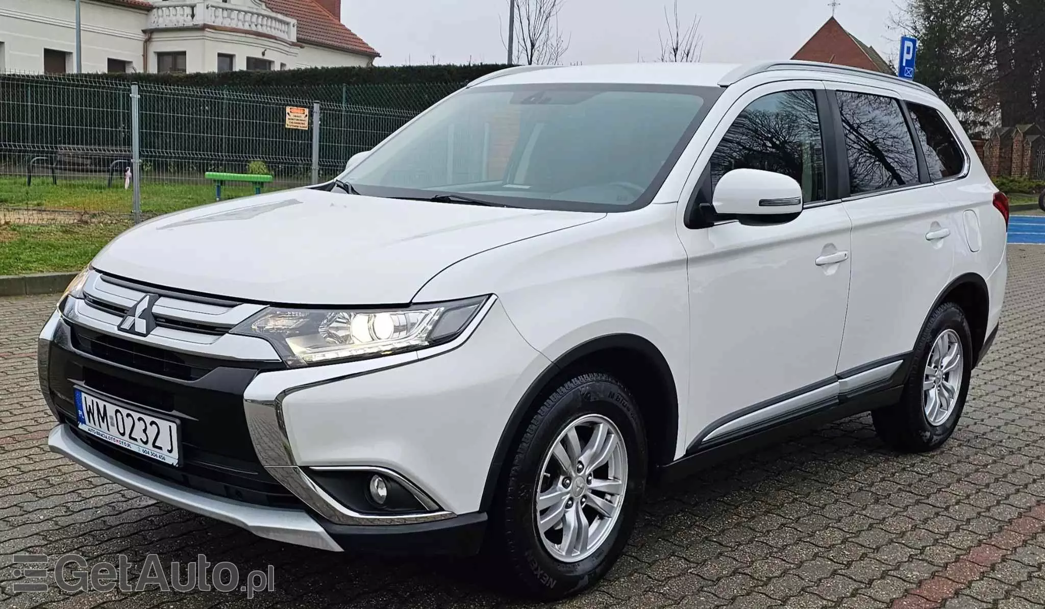 MITSUBISHI Outlander 2.0 Intense + 4WD CVT