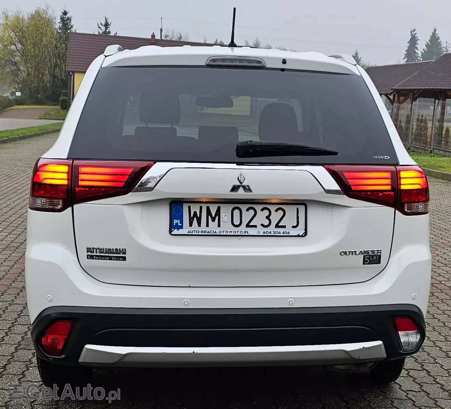 MITSUBISHI Outlander 2.0 Intense + 4WD CVT