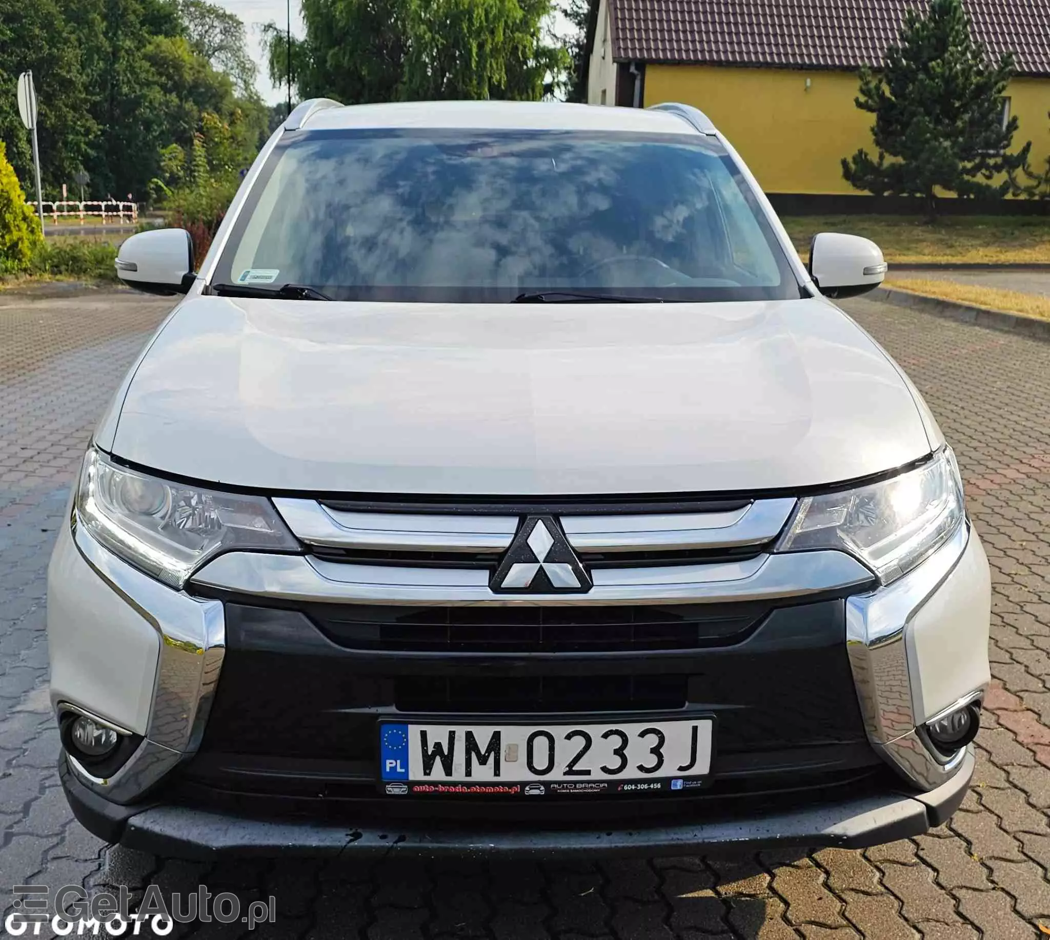 MITSUBISHI Outlander 2.0 Instyle Navi 4WD CVT