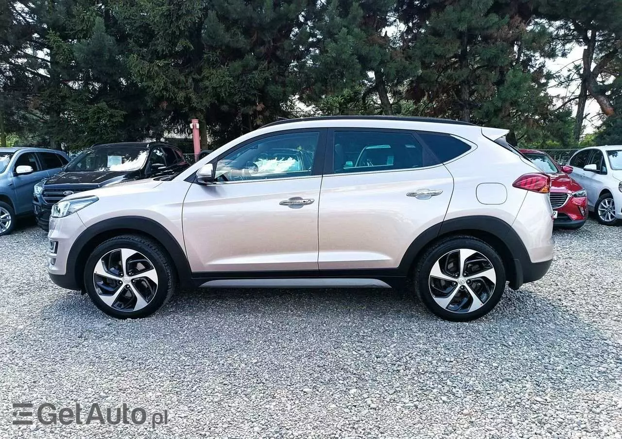 HYUNDAI Tucson 