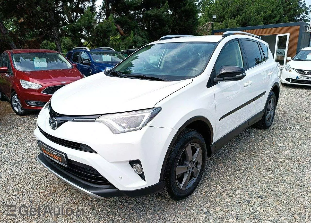 TOYOTA RAV4 2.0 Active 4x4