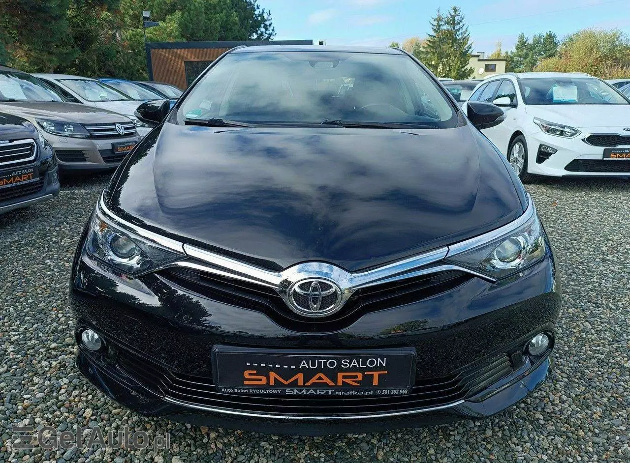 TOYOTA Auris 