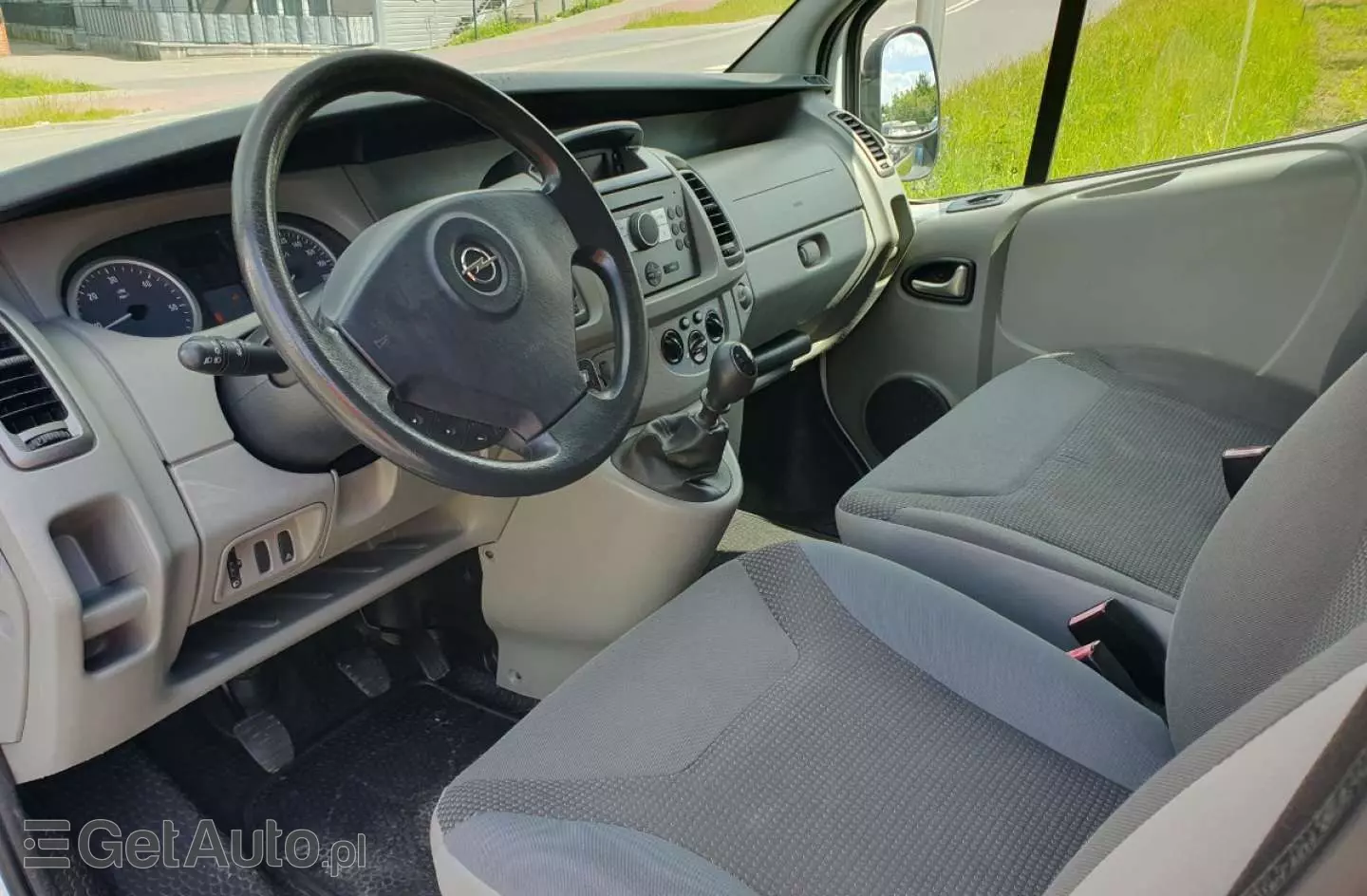 OPEL VIVARO 