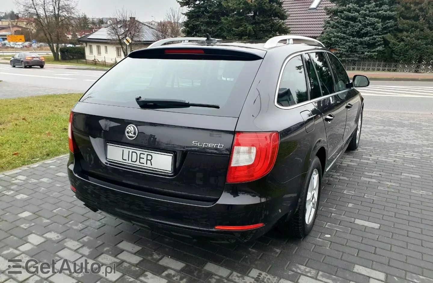 SKODA Superb 