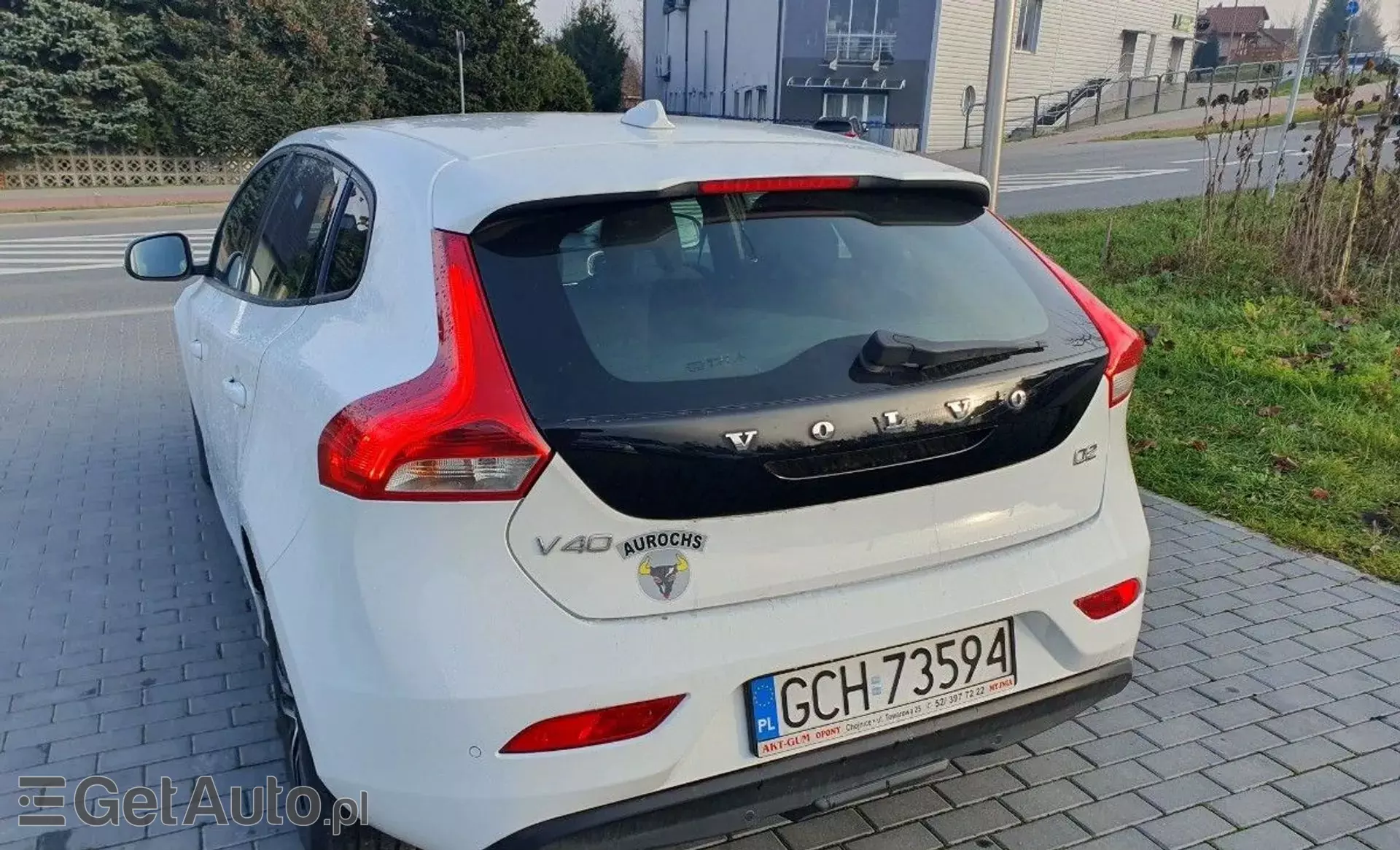 VOLVO V40 