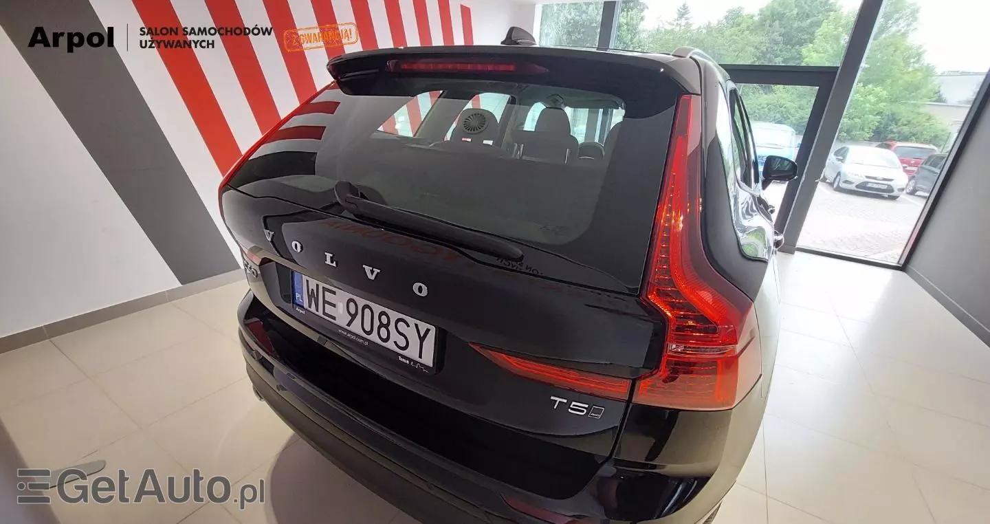 VOLVO XC 60 T5 AWD Momentum